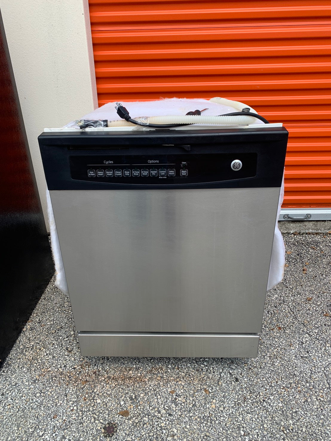 GE Stainless Steel Dishwasher GE Stainless Steel Dishwasher